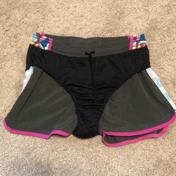 Under armor shorts - Picture 5 of 5